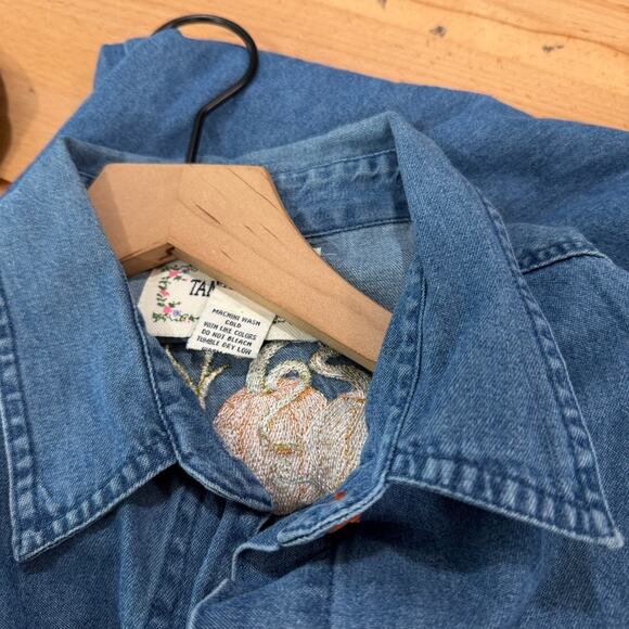 Tantrums Denim Shirt Jacket Women’s Embroidered Autumn Pumpkin Buttons Large - Picture 4 of 4